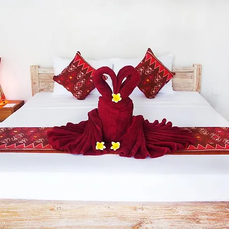 Full Moon 8 Bed & Breakfast